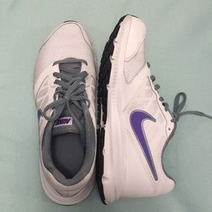 NWOT • Nike Running Sneakers